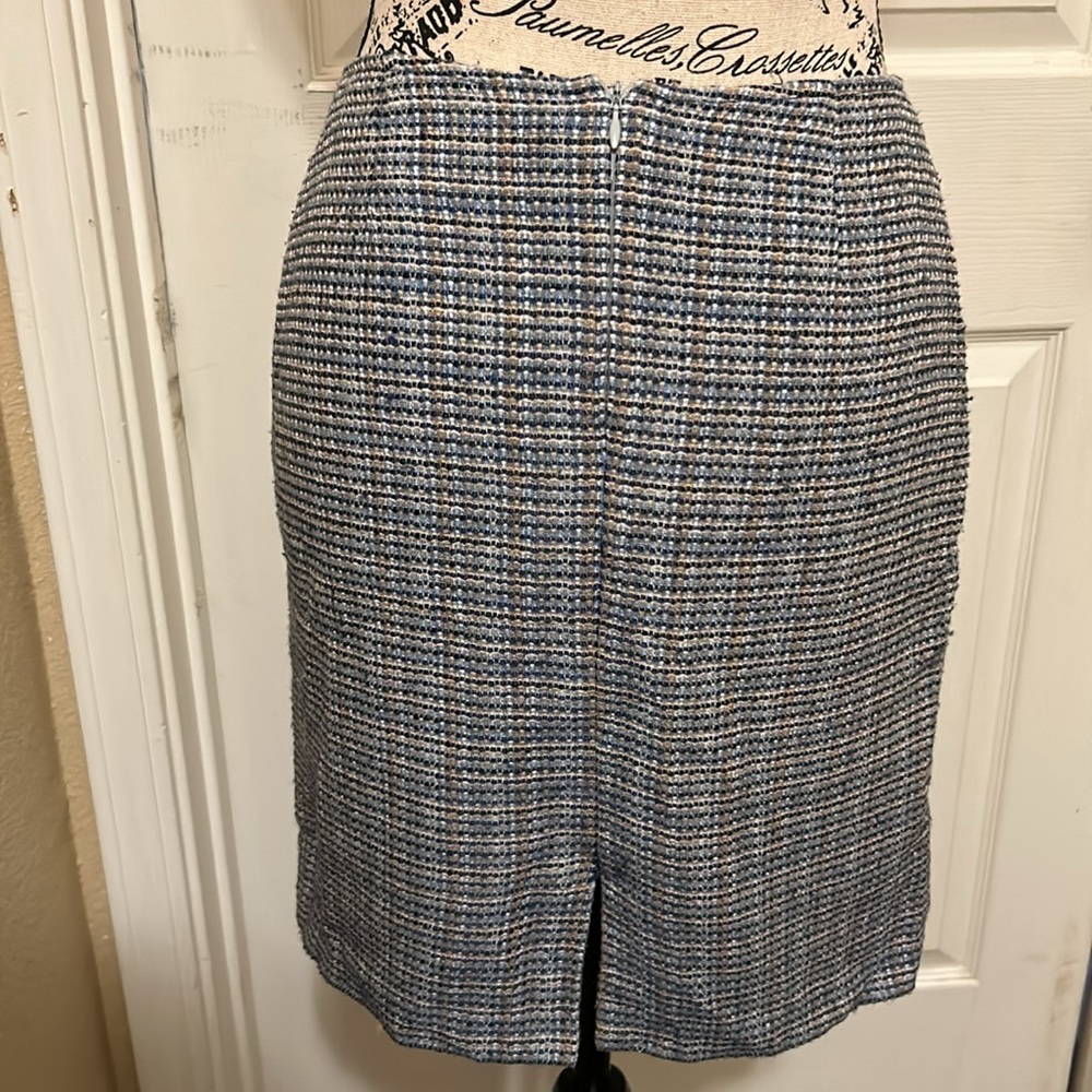 Petite sophisticate tweed skirt - size 4, blue, black and tan. - Picture 2 of 5